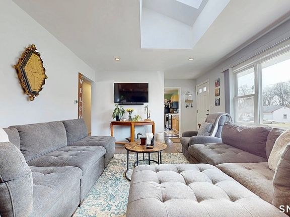 3rd image of 40 Dale Drive