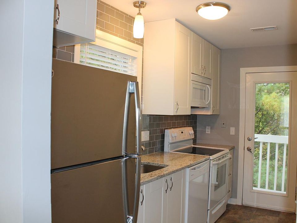 Kitchen with small deck