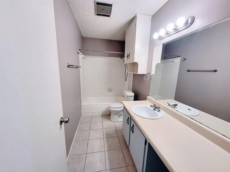 3429 Willowrun Dr #D — Photo 13