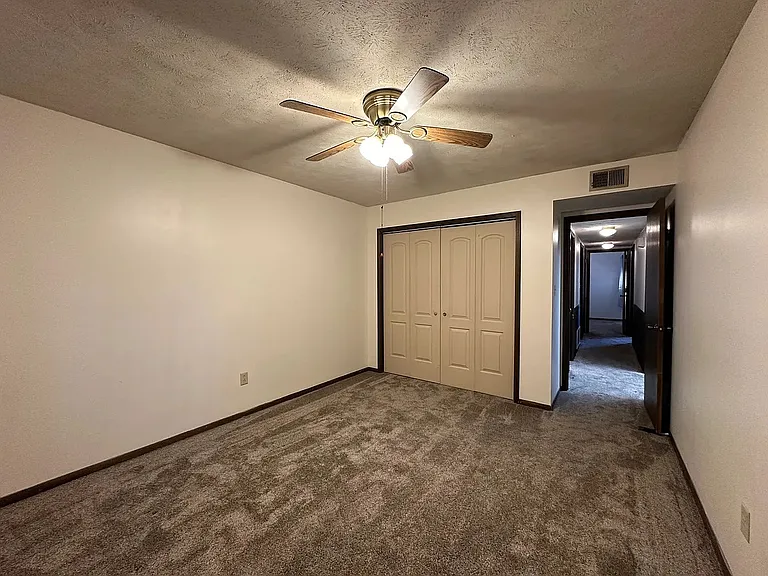 3824 Forest Ave — Photo 12