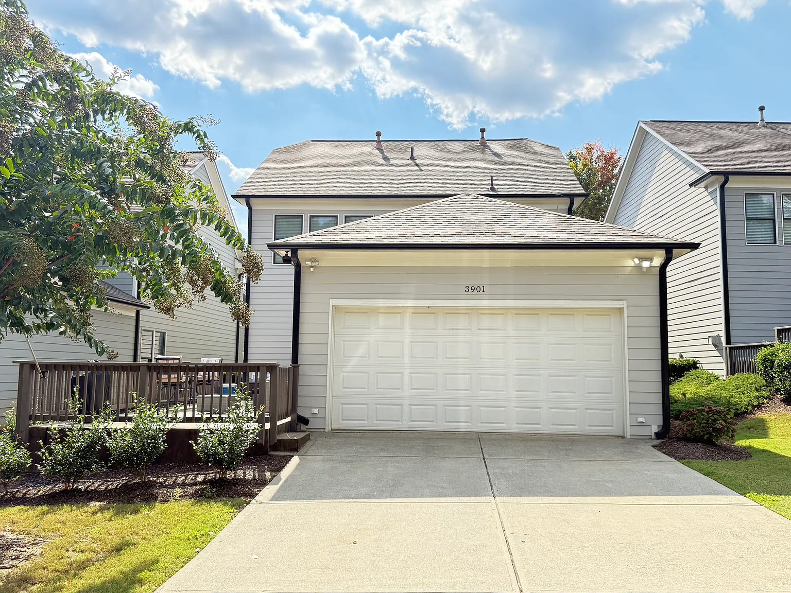 4 bed, 2.5 bath, 2156 sqft, $3,300 — Photo 2