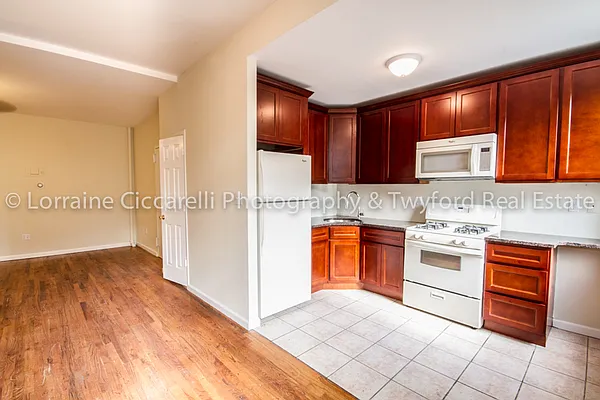 Rented by Twyford Real Estate | media 22