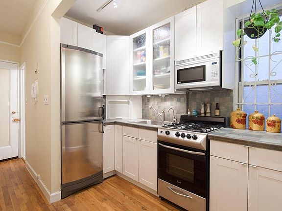 4th image of 238 E 84th St APT 4A