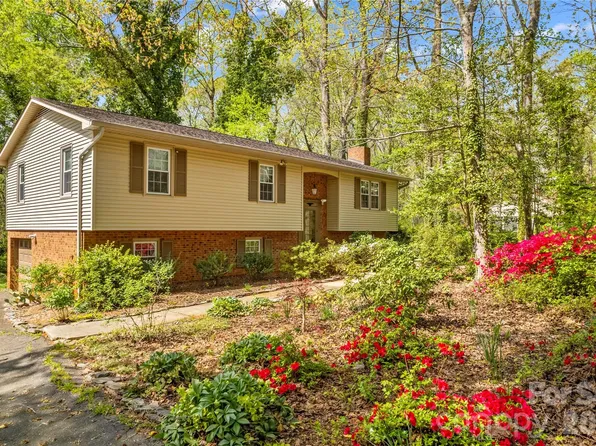 4325 Rosebriar Ln, Winston Salem, NC 27106