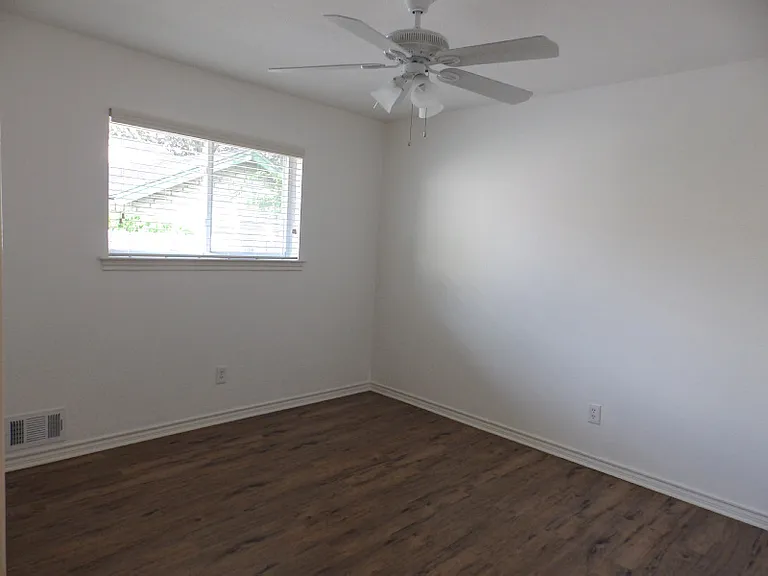 13249 Kit Ln — Photo 9