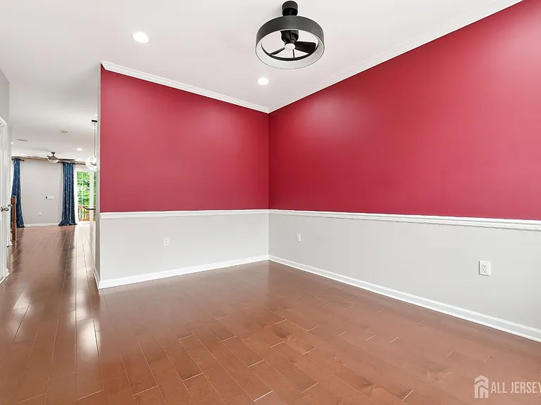 105 Pearce Ln S — Photo 12