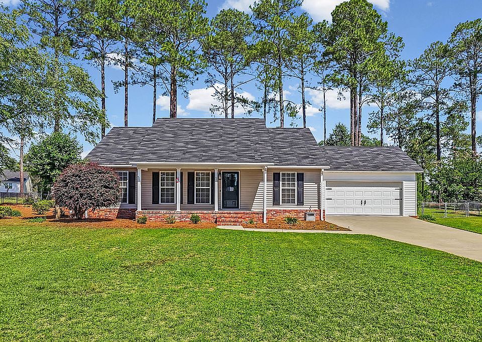 1st image of 105 Capri Cir