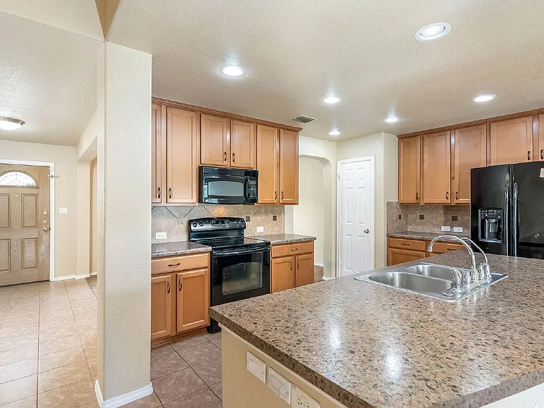 7538 Elegante Way — Photo 4