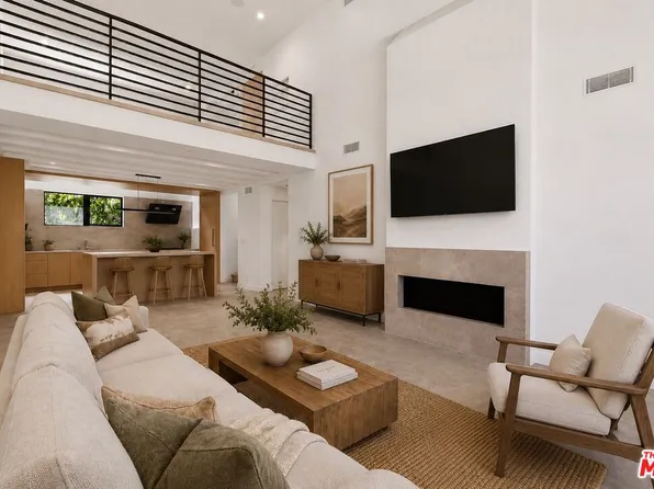 917 Hilldale Ave #1/2, West Hollywood, CA 90069