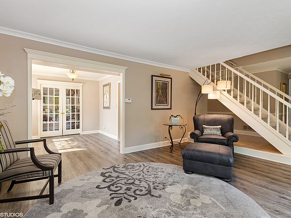 5th image of 930 Summerfield Dr