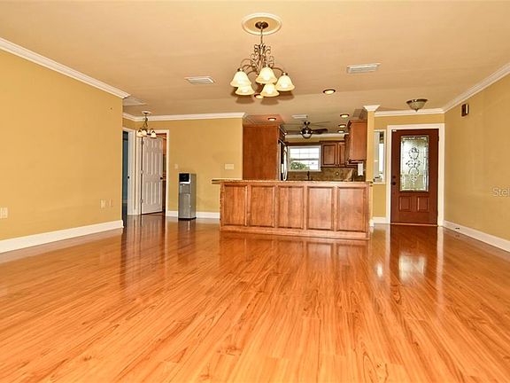 5th image of 1009 Beach Blvd
