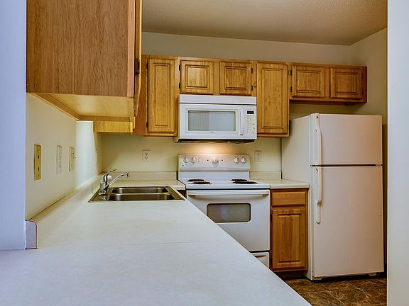 The Brittany's Townhomes Kitchen