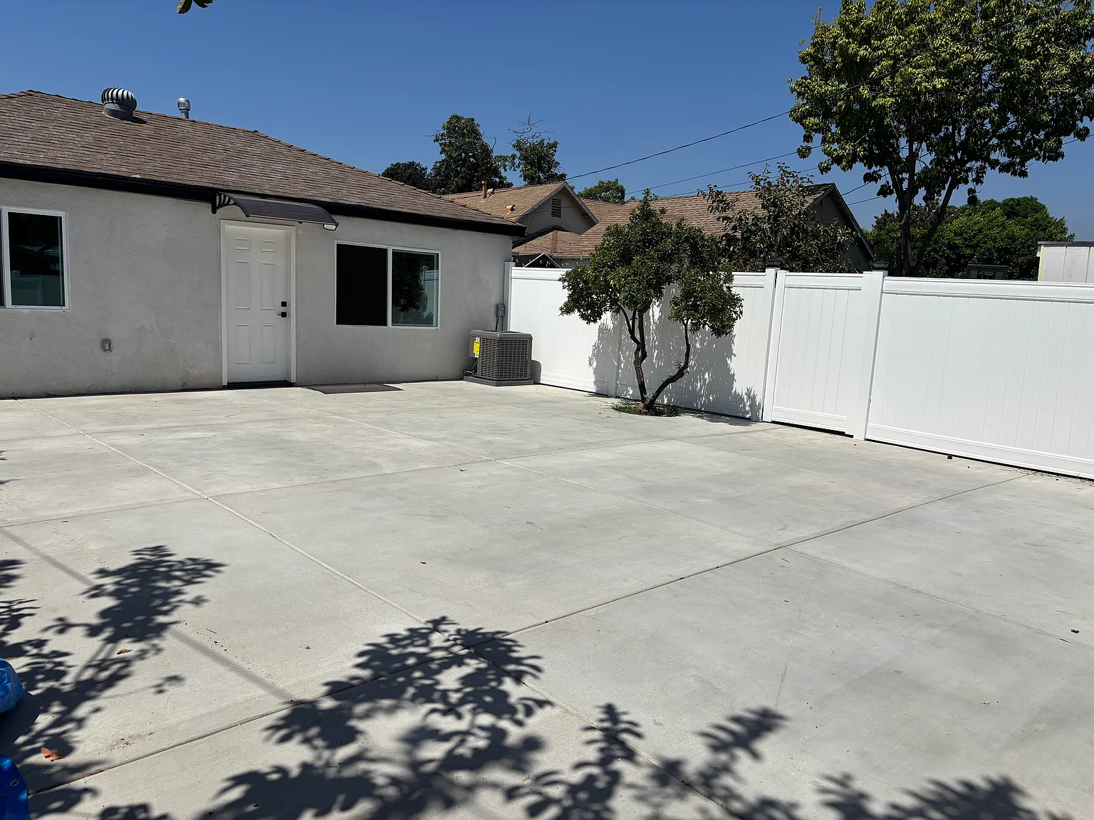N Frederic St, Burbank — Photo 1