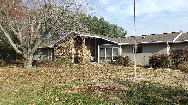 1st image of 3440 Skyline Dr