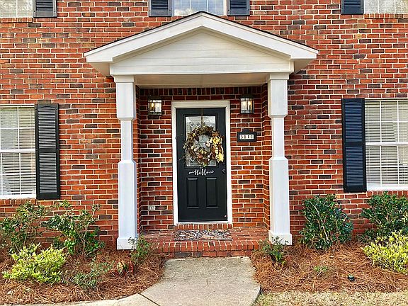 2nd image of 3111 Leesburg Sq
