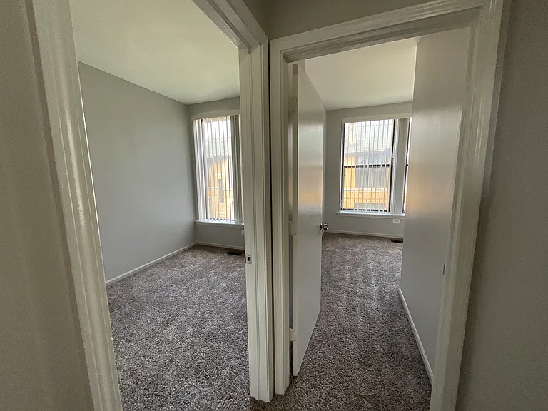 4631 S Lake Park — Photo 12