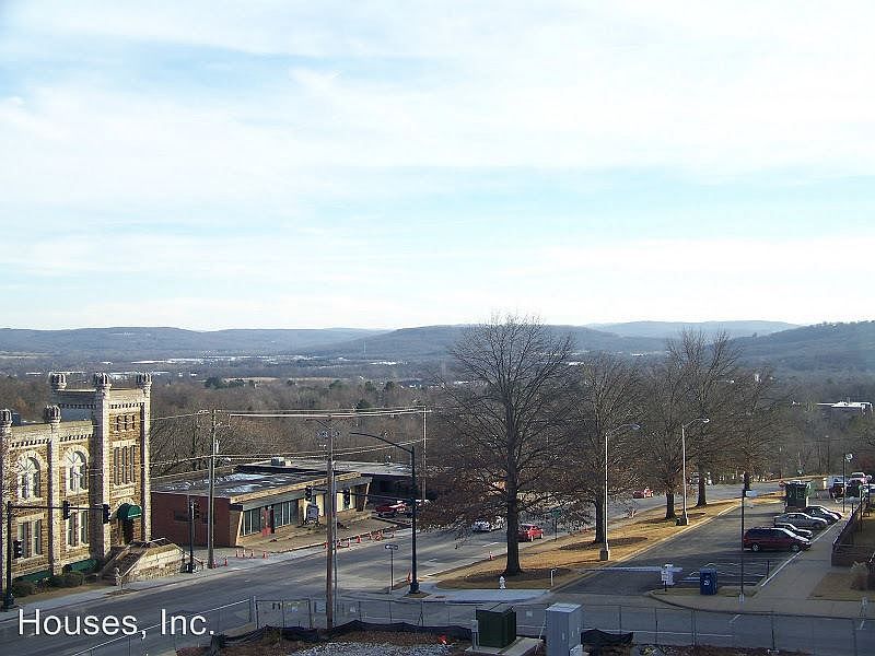 31 E. Center RES 31 E Center St Fayetteville AR Zillow