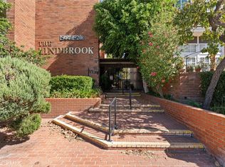5440 Lindley Ave Unit 302, Encino, CA 91316