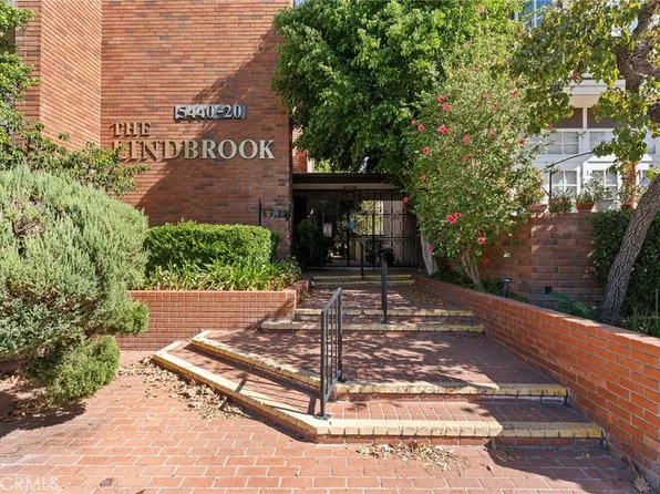 5440 Lindley Ave Unit 302, Encino, CA 91316