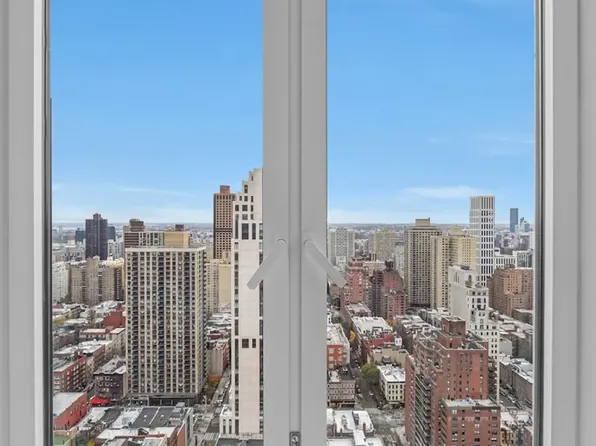 200 East 83rd Street image 7 of 18