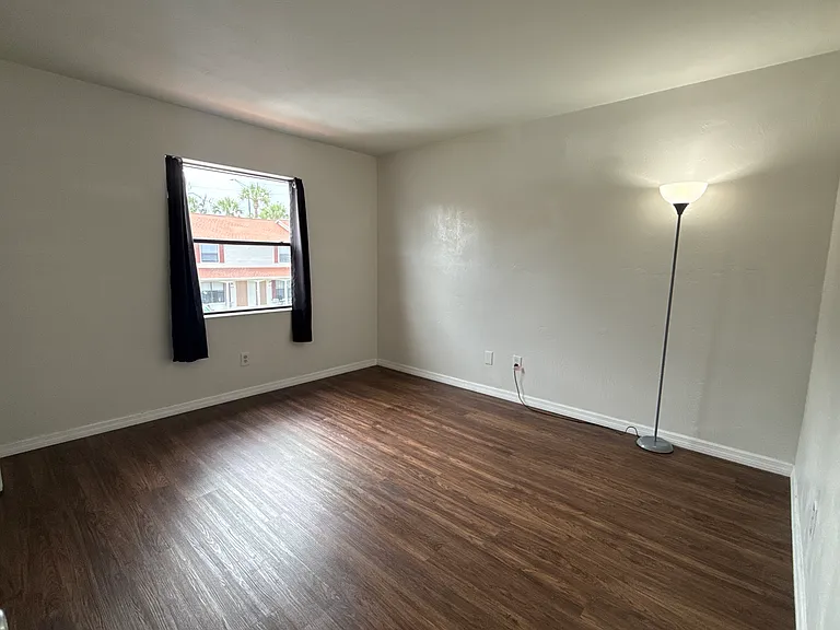 980 Canal View Blvd #B5 — Photo 8