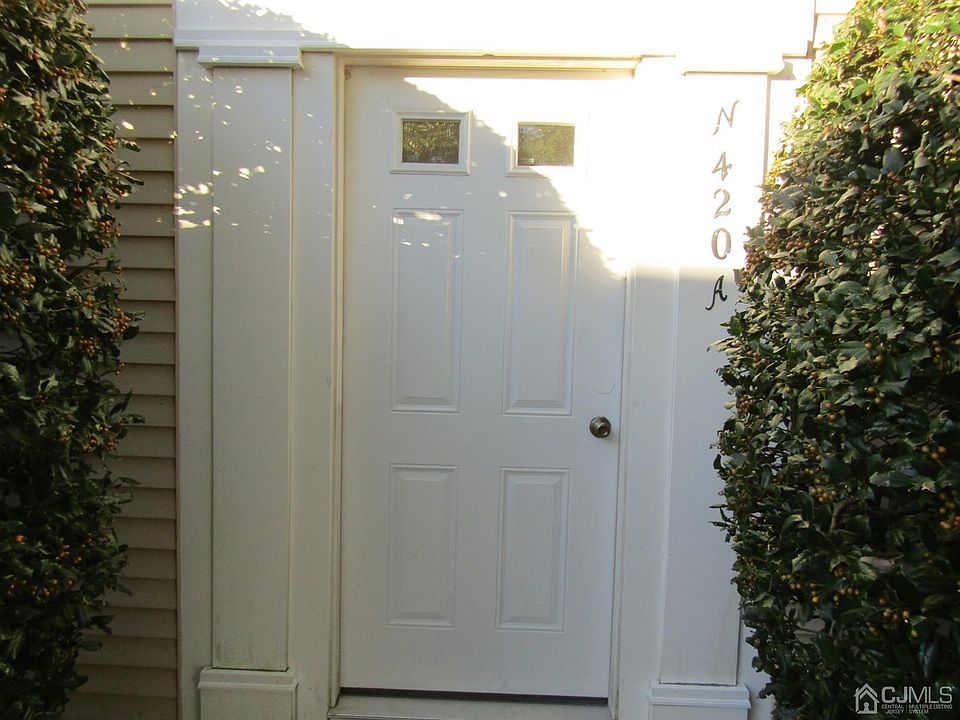 2nd image of 420 Newport Way #420N