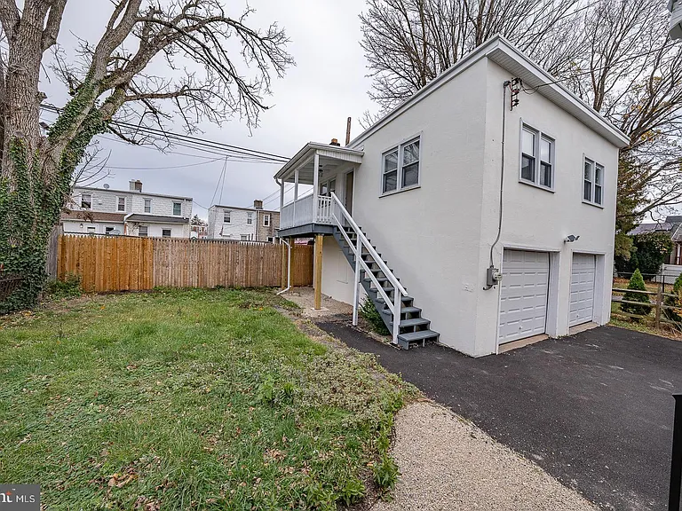717 Miller St — Photo 58