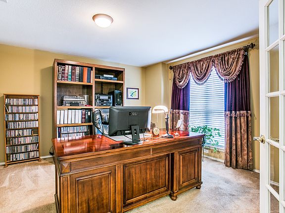 4th image of 1244 Logan Dr