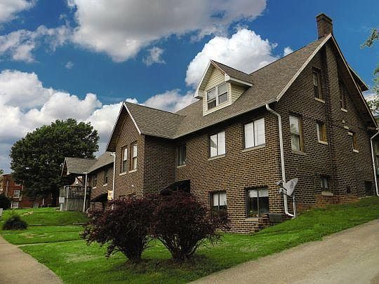 2 bedroom available 1/2017
