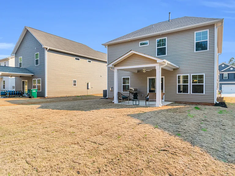 1110 Silverbend Trl — Photo 29
