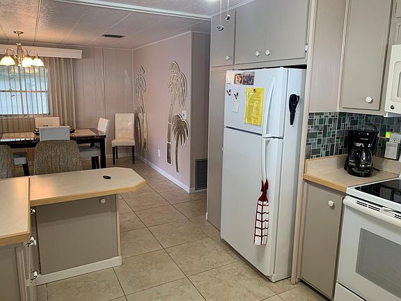kitchen and dinning room view