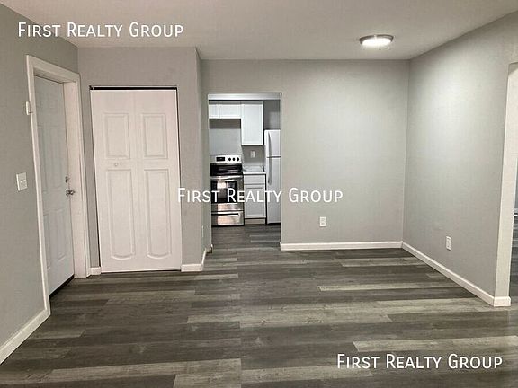 3rd image of 305 N Broadway St #3