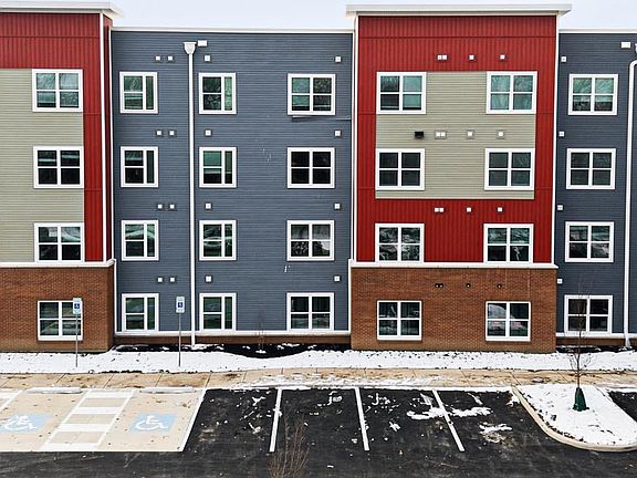 3rd image of 860 Rhoads Ave #332