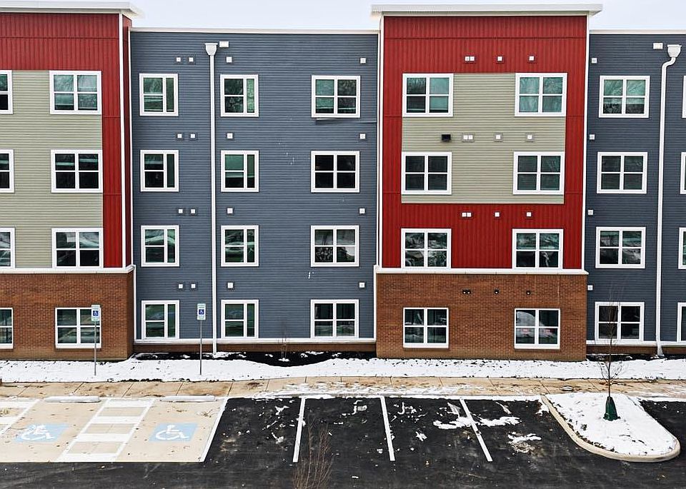 1st image of 910 Rhoads Ave #401