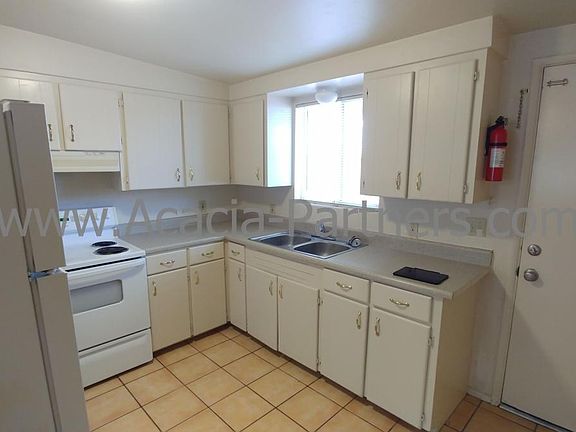 4th image of 2635 E Water St