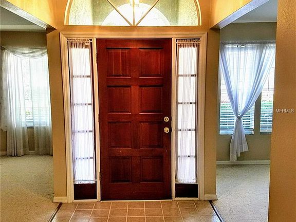 4th image of 570 Hardwood Pl