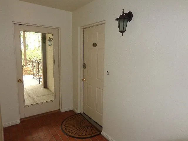 954 Schneitter Cir #H-5 — Photo 8