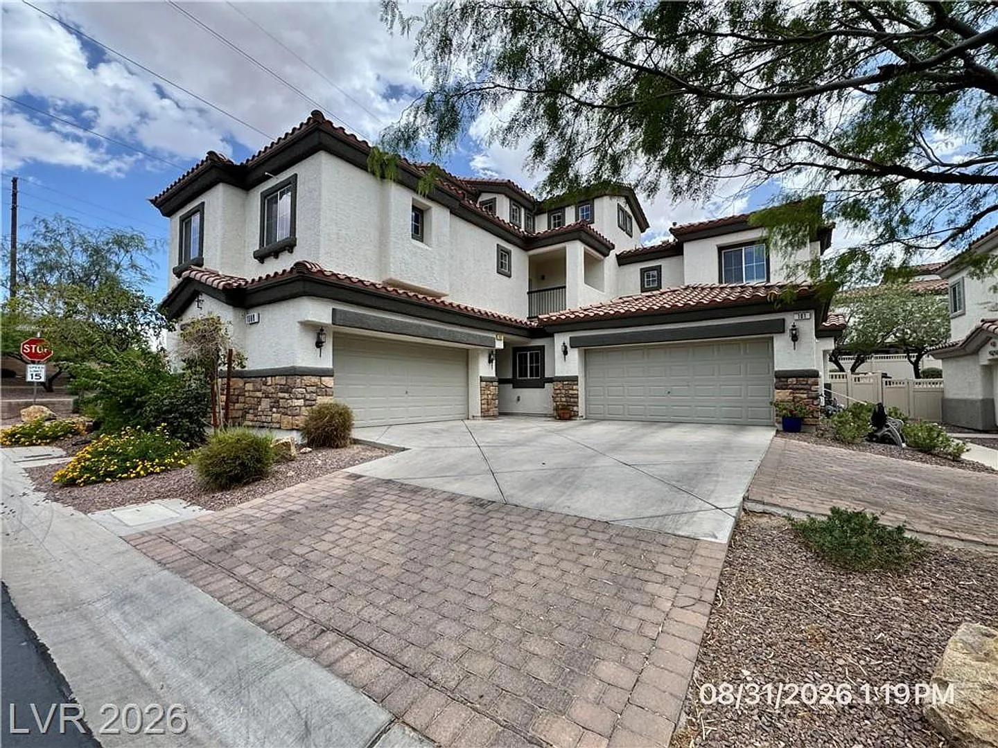 3-Bedroom Henderson Townhouse with Private Backyard — Photo 3