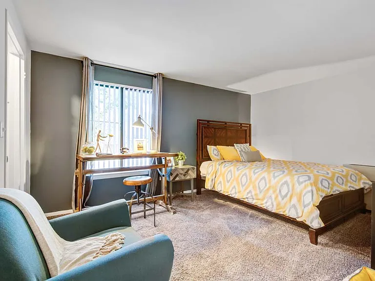 The Hamptons at Town Center Apartment Homes — Photo 6