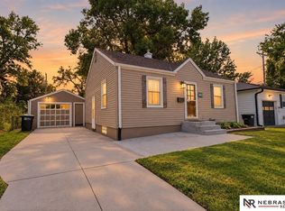 5853 Elm St, Omaha, NE 68106