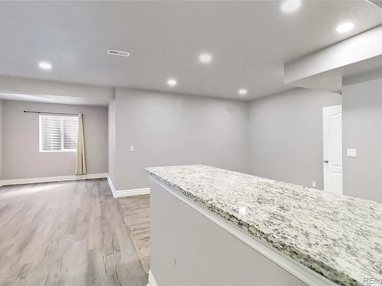 14700 Oslo Ave — Photo 22