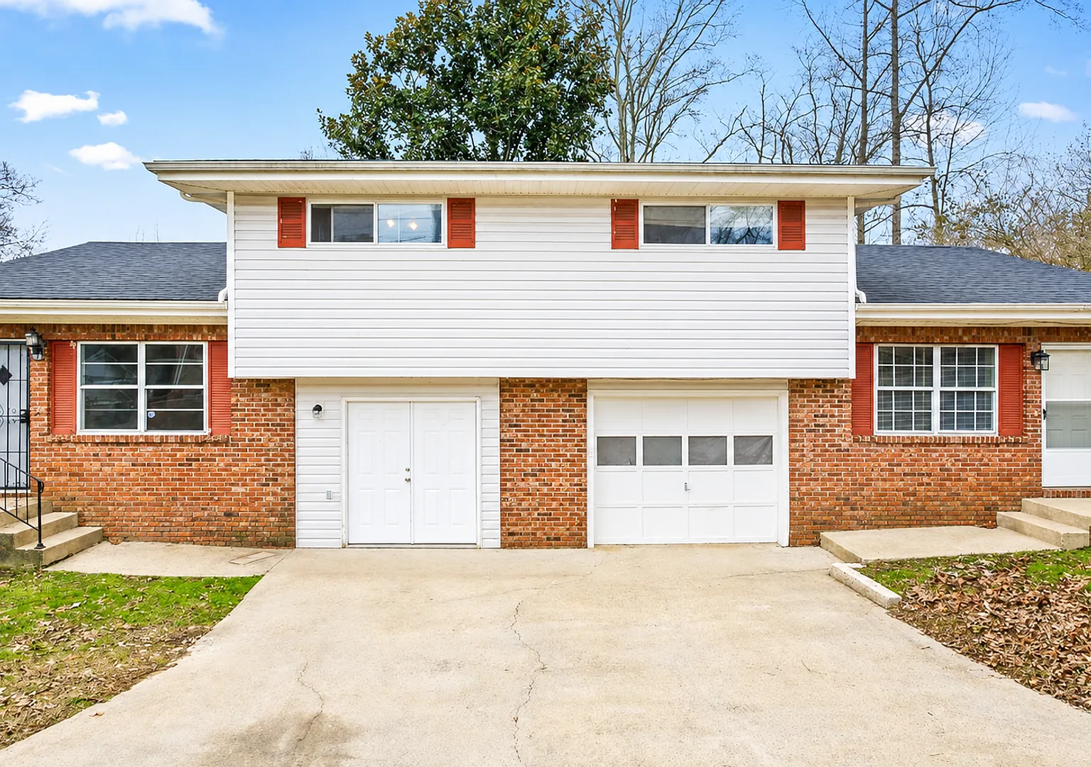 Pet-Friendly Duplex in East Ridge with Fenced Yard & Bonus Room! $350 Off First Month! — Photo 1