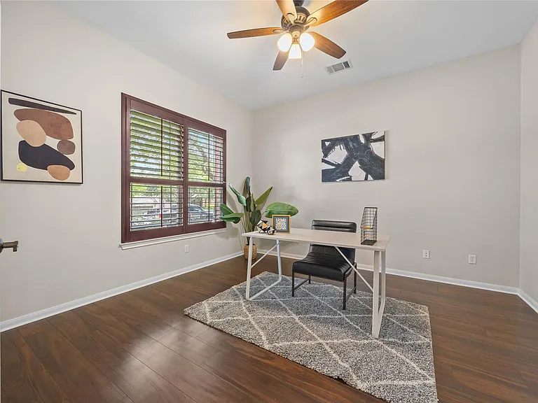 1303 Quiet Creek Dr — Photo 3