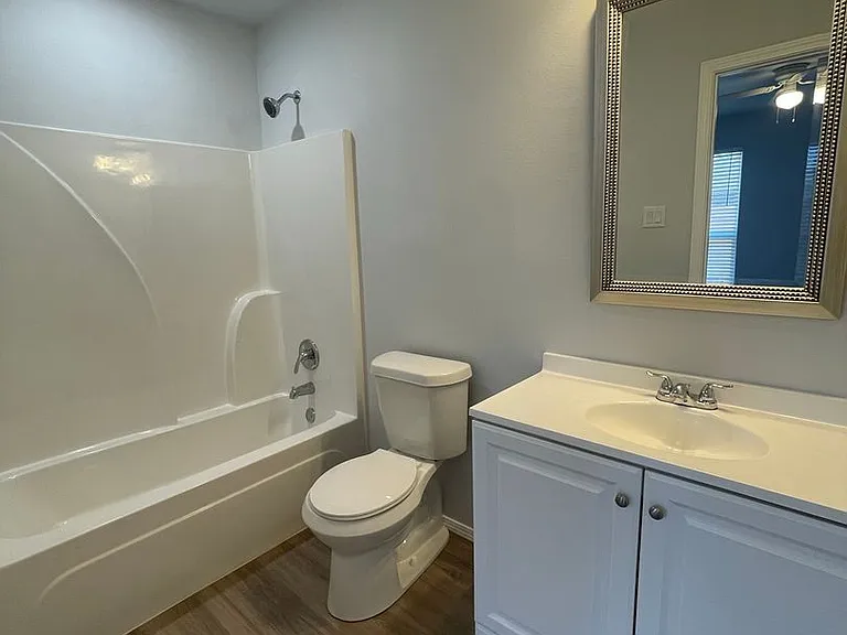 5509 Kemper St #B — Photo 8