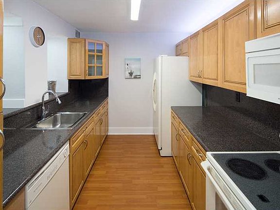 4th image of 7933 West Drive #Unit 820