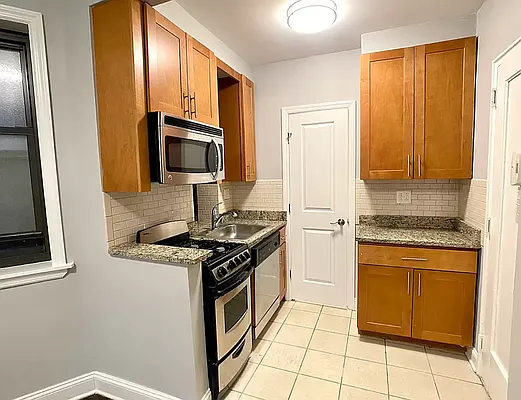 Rented by Tourma Realty LLC | media 31