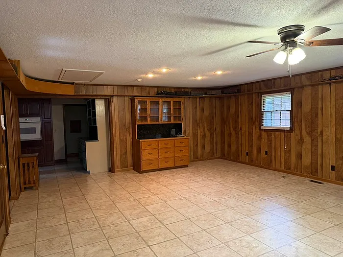 7226 Turnpike Rd — Photo 4