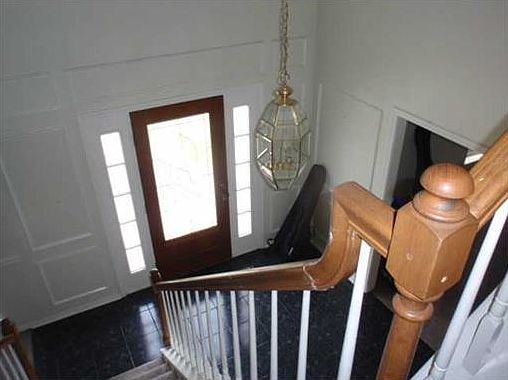 3rd image of 2625 Crestway Dr