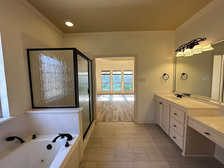 626 Huntwick Ln — Photo 20