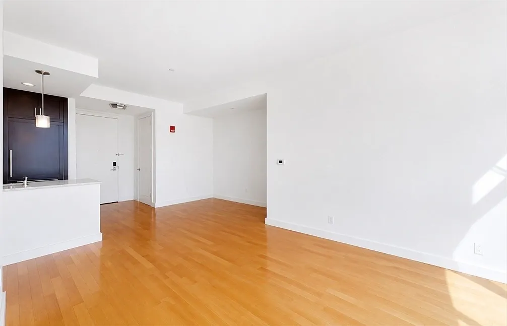 1 bed, 1.0 bath, 711 sqft, $5,450 — Photo 4